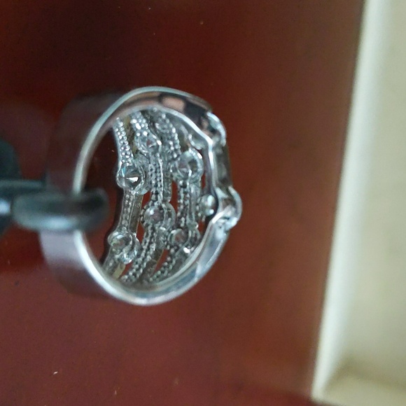 Silver ring - Picture 4 of 8